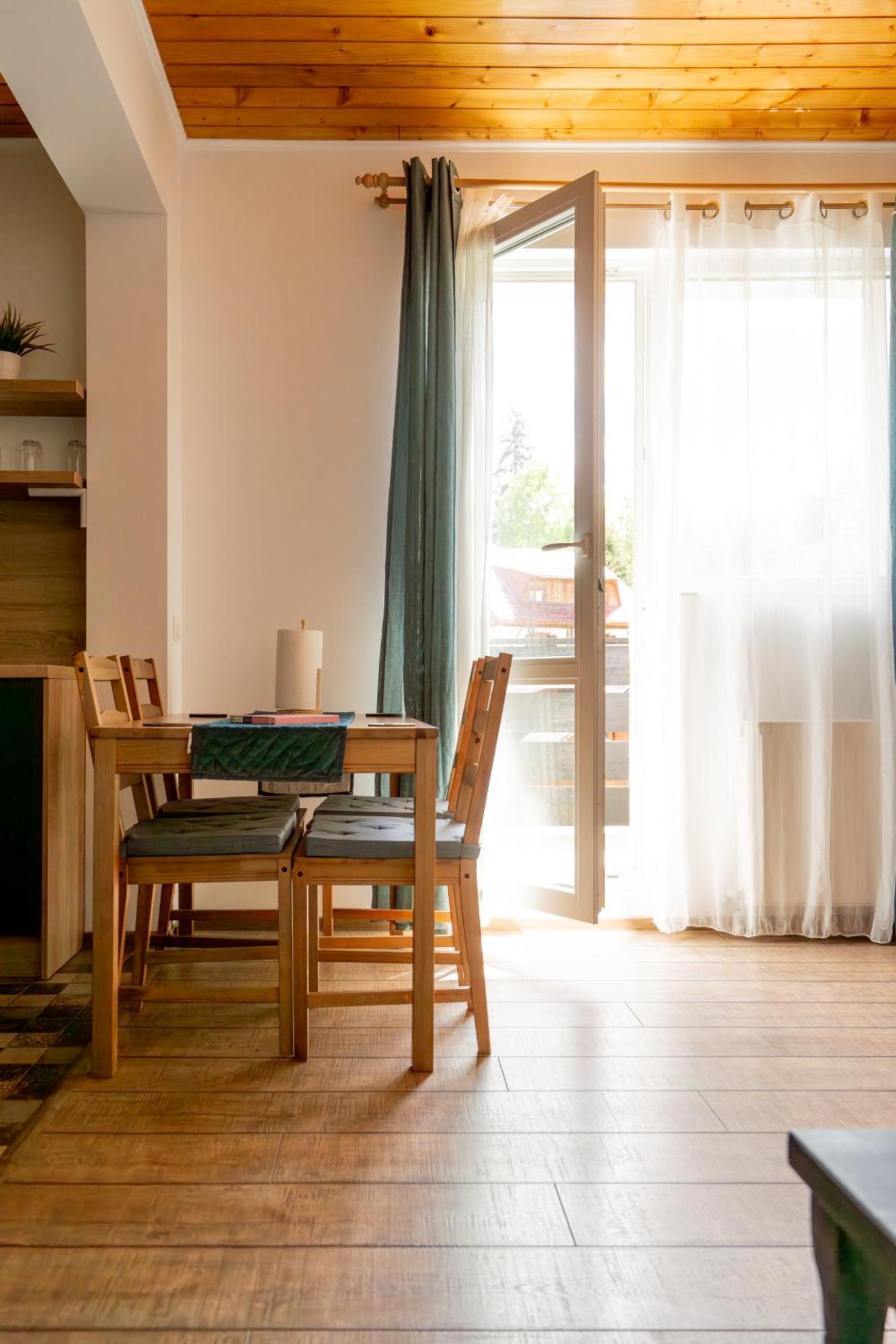 Dinvis Apartments Poiana Brasov Bagian luar foto
