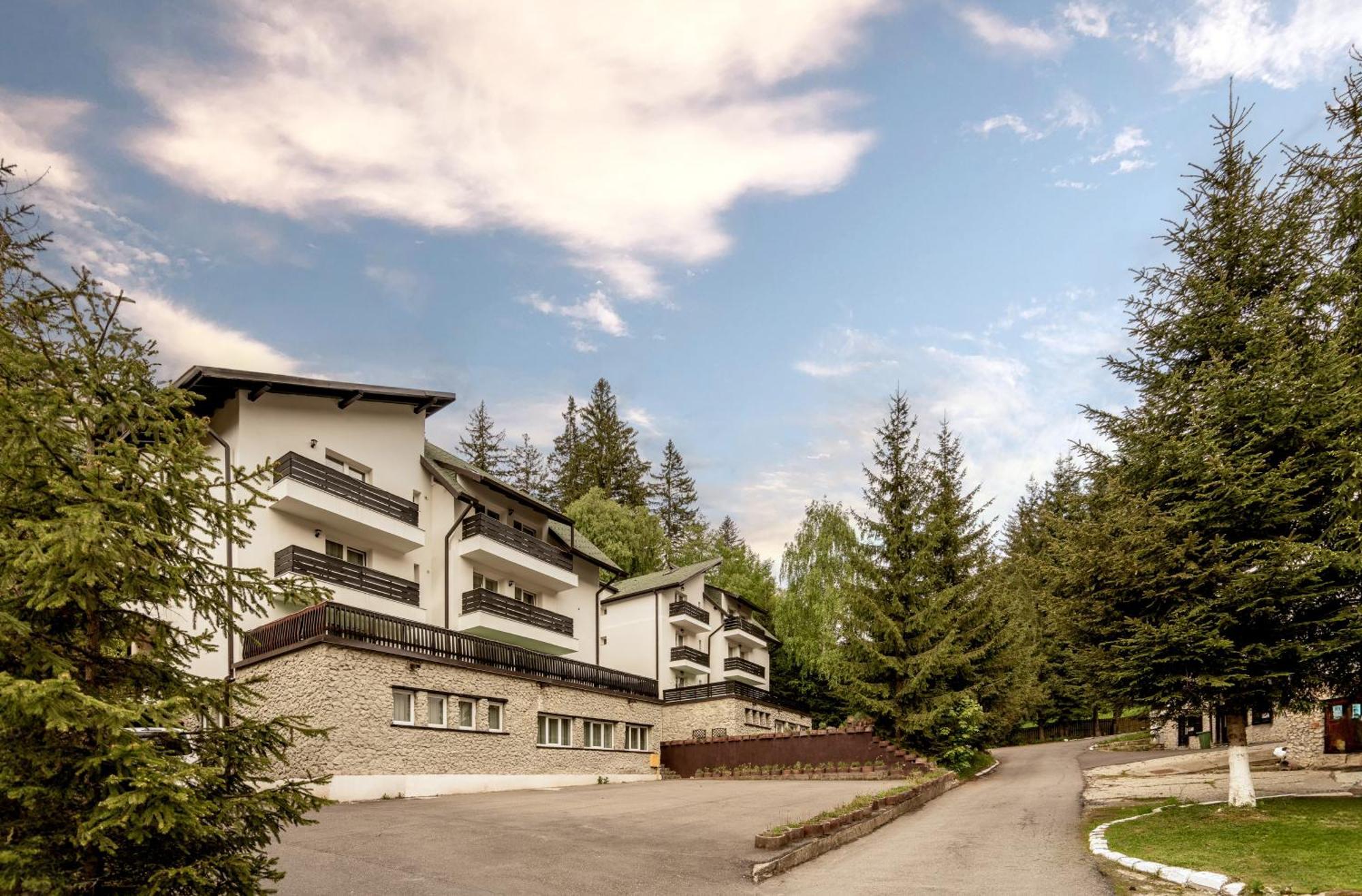 Dinvis Apartments Poiana Brasov Bagian luar foto
